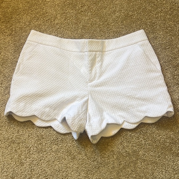 Club Monaco Textured White Scalloped Shorts 100% Cotton Size 4 - Picture 2 of 8